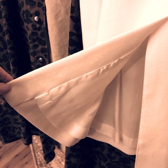 👑Gorgeous fit for a princess ivory vintage suit NEIMAN Marcus fur cuffs - Picture 12 of 14